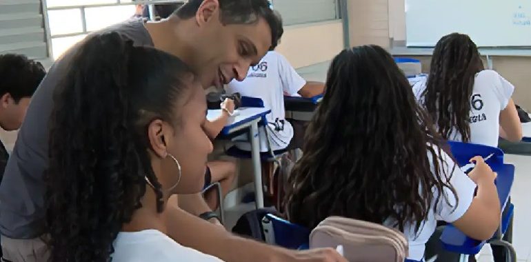 Escolas estaduais da Bahia vão substituir sirenes por músicas