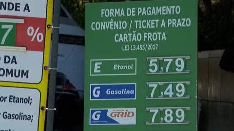 Gasolina sobe pela segunda vez em março e chega a R$ 7,49 em Salvador
