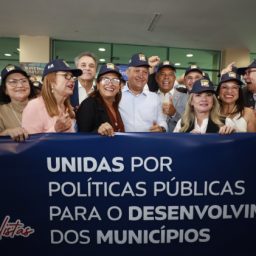 Governador participa de Encontro de Prefeitos e reforça união entre Estado e municípios