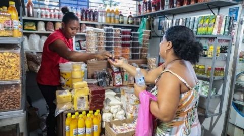 Governo sanciona lei que autoriza mercados da Bahia a vender medicamentos