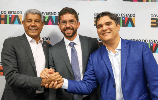 Prefeito ensaia adesão à base de Jerônimo Rodrigues