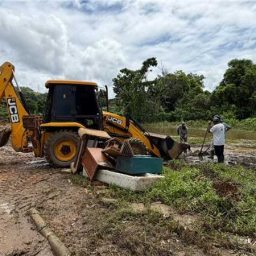Prefeitura realiza ações de reconstrução nas áreas atingidas pela cheia do rio Gandu