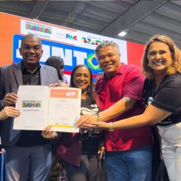 Valmir Assunção celebra pacote histórico de R$ 1,55 bilhão em obras e convênios para centenas de municípios da Bahia