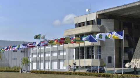 AL-BA aprova reajuste escalonado de 5,4% ao piso dos professores da rede estadual