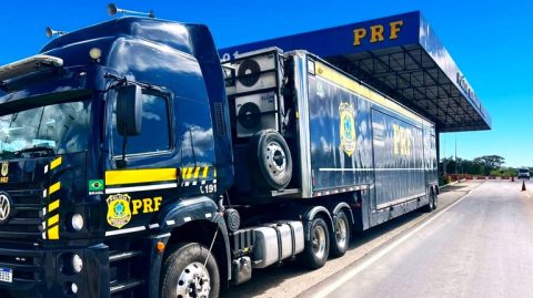 Carreta da PRF leva conscientização para cidades do interior da Bahia