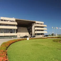 REGRA DO JOGO: Chapa majoritária puxa proporcional e define ALBA; veja projeções