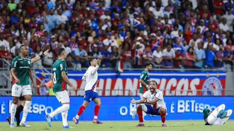Com arbitragem polêmica, Bahia perde para o Palmeiras por 2 a 1 na Arena Fonte Nova