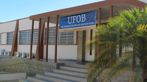 Concurso na Bahia oferece 29 vagas para professor com salários de até R$ 14 mil