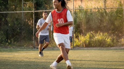 Itaipava convoca Ronaldinho Gaúcho para ser embaixador da marca e revela o “segredo” de seu passe mais icônico