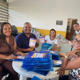 Ibirataia: Secretaria de Educação prepara grande entrega de fardamentos, mochilas e kits escolares para rede municipal