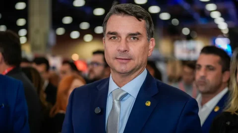 CNN Brasil: aliados temem que “nova Zambelli” possa prejudicar campanha de Flávio Bolsonaro