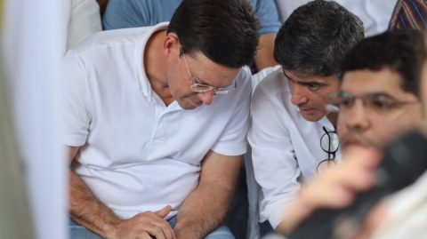 ACM Neto passa despercebido em festa de Santa Rita de Cássia e demonstra incômodo com recepção popular