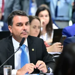 Adeus, Flávio? Centrão articula chapa feminina contra Lula