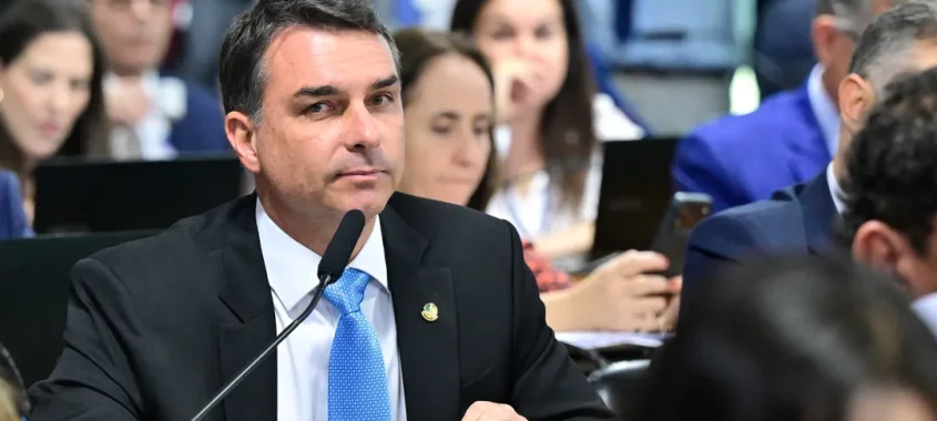 Adeus, Flávio? Centrão articula chapa feminina contra Lula