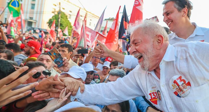 Chances de reeleição de Lula disparam, diz CEO da AtlasIntel após escândalo envolvendo Flávio Bolsonaro