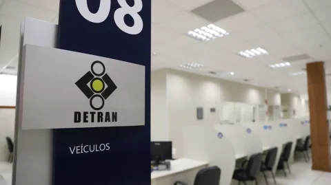 Detran-BA abre concurso para 170 vagas e salários de até R$ 3,8 mil