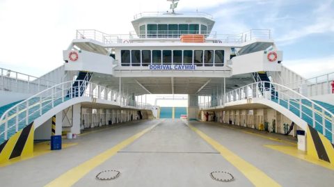 Ferry opera com quatro embarcações e registra movimento tranquilo nesta terça (19)