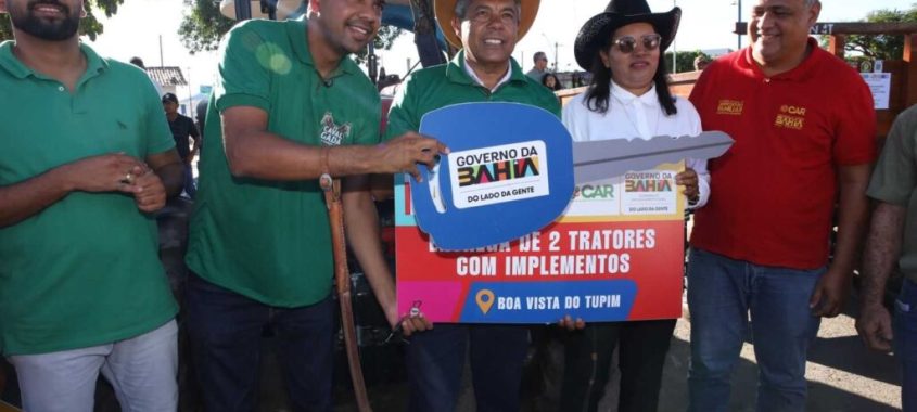 Governador entrega equipamentos agrícolas fortalece o desenvolvimento rural no interior
