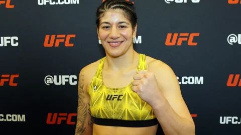 Há 10 anos no UFC, Ketlen Vieira reforça sonho pelo título após vitória: “Mereço muito”