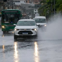 Inmet emite alerta de chuvas para Salvador e outras 115 cidades da Bahia