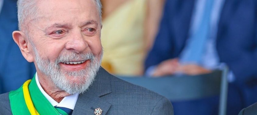 Pesquisa: Lula sobe para 48,9% e Flávio Bolsonaro cai para 41,8% após escândalo ‘Bolsomaster’