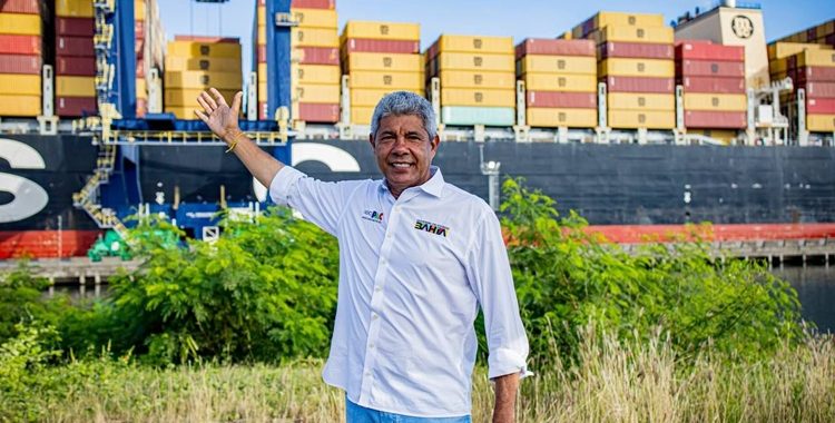Navio com peças da obra da Ponte Salvador-Itaparica chega ao Porto de Salvador