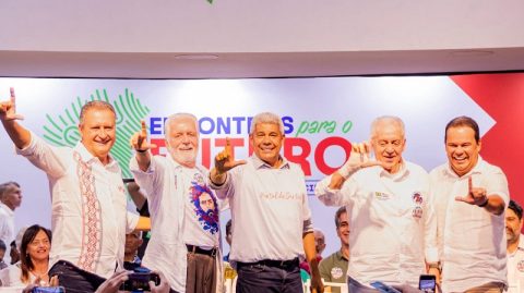 “Nós não estamos assistindo a história, estamos construindo”, afirma Jerônimo Rodrigues durante plenária do PGP em Feira de Santana