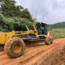  Ibirataia: Prefeitura intensifica recuperação de estradas vicinais na região dos Dois Tanques