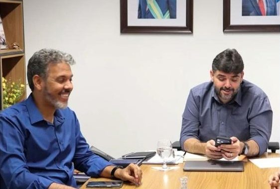Rafa de Hildécio leva demandas estratégicas do Baixo Sul em reunião com o secretário da SERIN, Adolpho Loyola