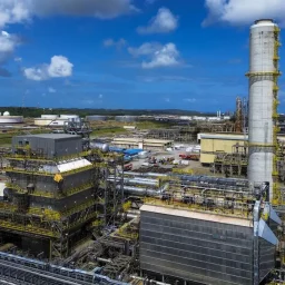 Refinarias da Petrobras operam com mais de 100% de capacidade; entenda