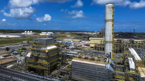 Refinarias da Petrobras operam com mais de 100% de capacidade; entenda