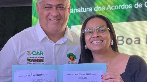 Ibirataia: Secretária de Agricultura participa de assinatura do projeto Parceiros da Mata em Ipiaú