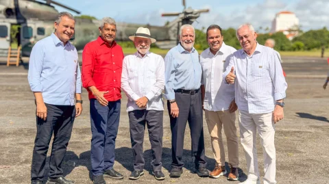Superchapa de governadores recebe Lula em Salvador para dia de agenda