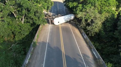 Três pessoas morrem em acidentes nas BR-101 e BR-330 no sul do estado