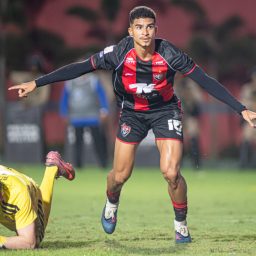 Vitória vence o Internacional no Barradão e dá salto na tabela da Série A