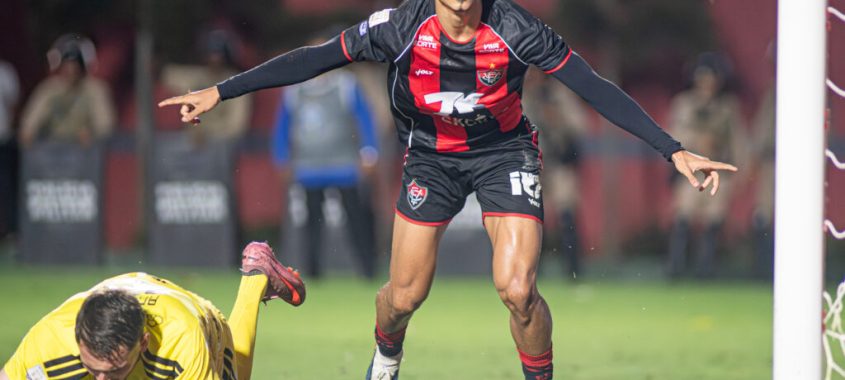 Vitória vence o Internacional no Barradão e dá salto na tabela da Série A